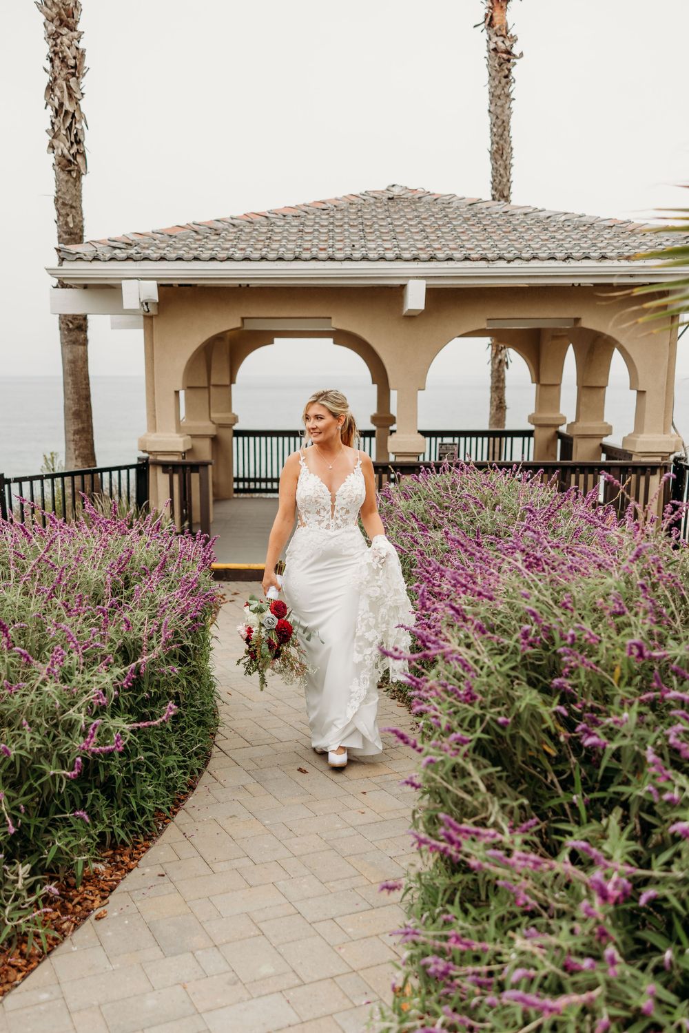 Paso Robles intimate wedding celebration with vineyard and sunset